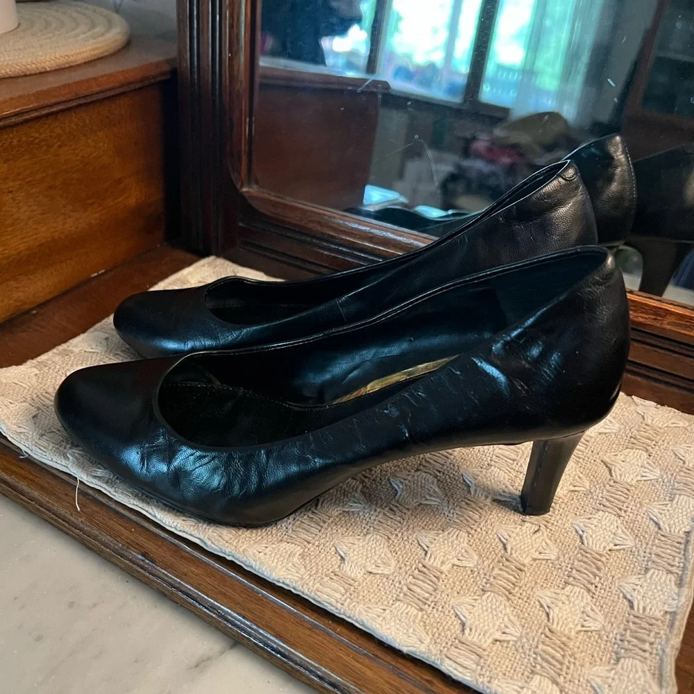 LAUREN RALPH LAUREN Classic Lauren Zamora Black‎ Leather Pups Heels Wms Sz 7.5B